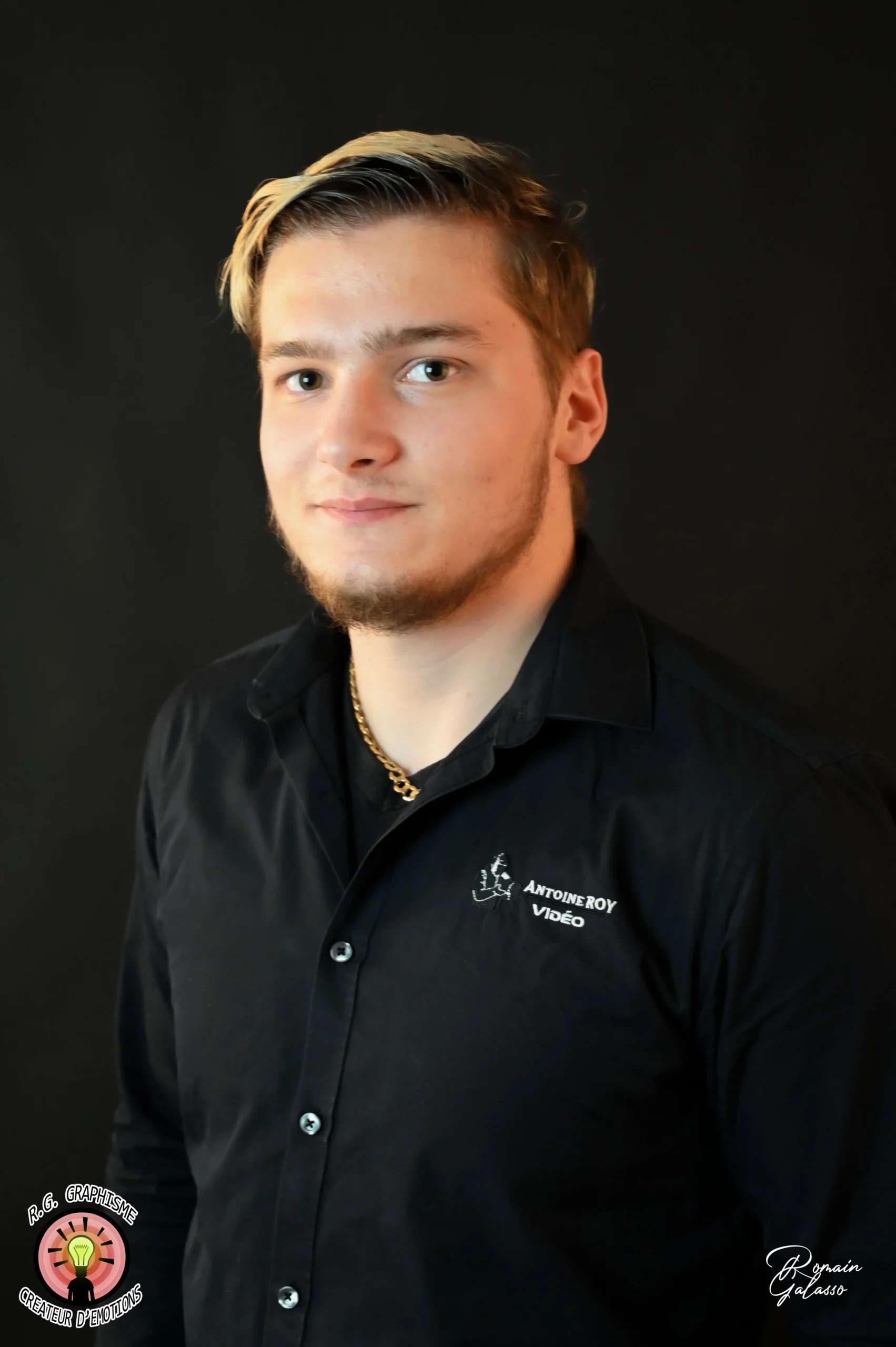 Portraits individuels des co-workers illustrant professionnalisme et collaboration.